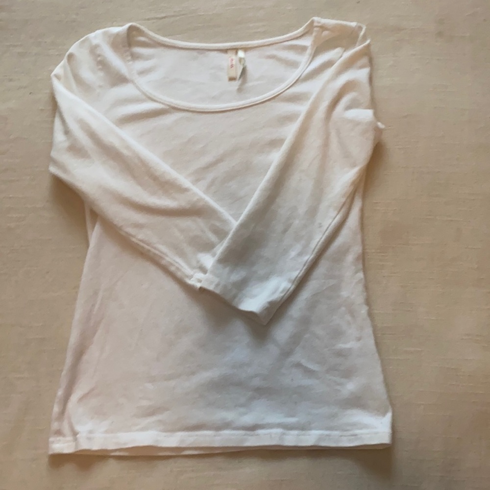 Frenchi size medium white top.